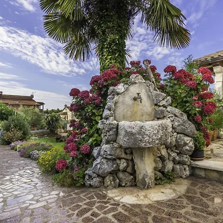 Banko Diana In דירה Višnjan